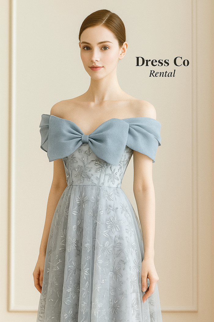 เดรสลูกไม้เปิดไหล่โบว์หน้า | Blue Bow Front Off-Shoulder Lace Dress