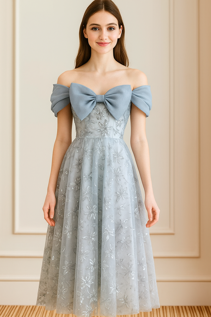 เดรสลูกไม้เปิดไหล่โบว์หน้า | Blue Bow Front Off-Shoulder Lace Dress
