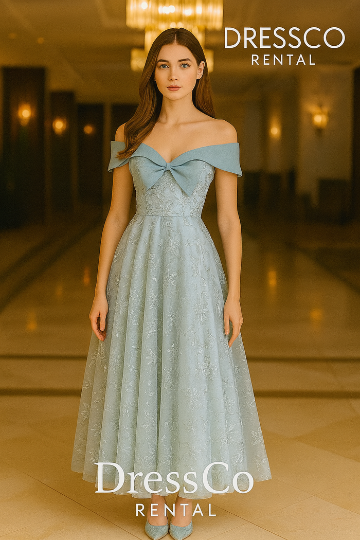 เดรสลูกไม้เปิดไหล่โบว์หน้า | Blue Bow Front Off-Shoulder Lace Dress