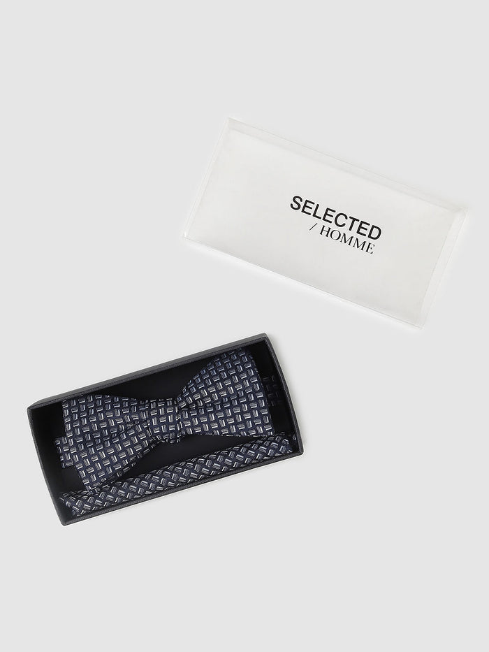 Blue Printed Bowtie