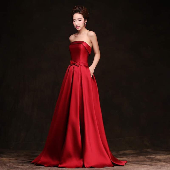 Red Satin Corset Gown / ชุดราตรีคอร์เซ็ทผ้าซาตินแดง