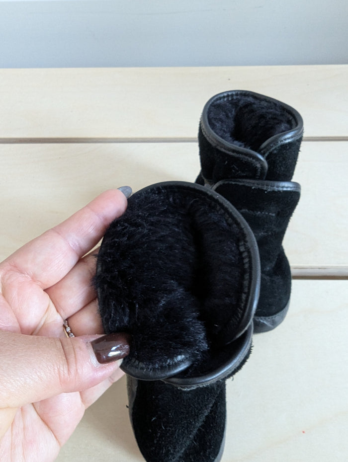 Robeez Suede Shearling Lined Boots (12-18M)
